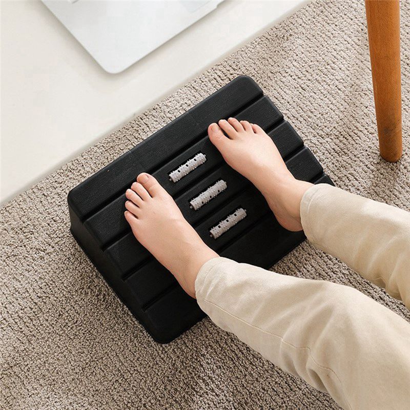 職場の机の下に置くフットレスト、ローラー付きフットレストスツ - Footrest Under Desk のレビューと価格
